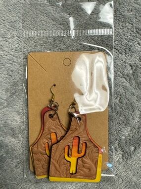 Real leather, hand pained  Cactus Leatherette Dangle Earrings - Unbranded
